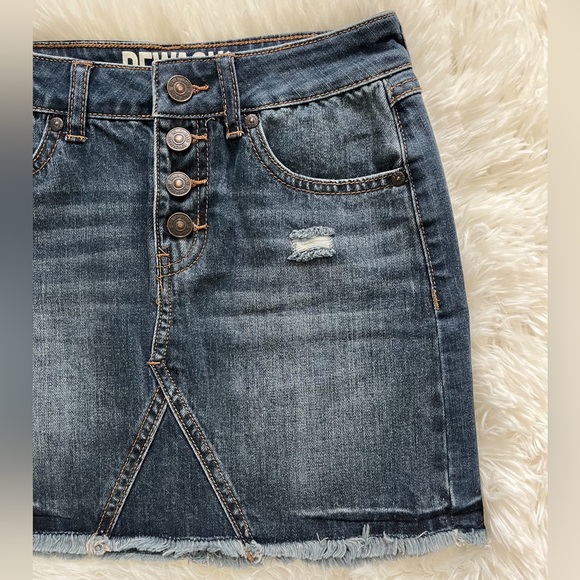 Rewash Brand Frayed High-Waisted Blue Jean Mini Skirt Size Medium - Picture 4 of 14